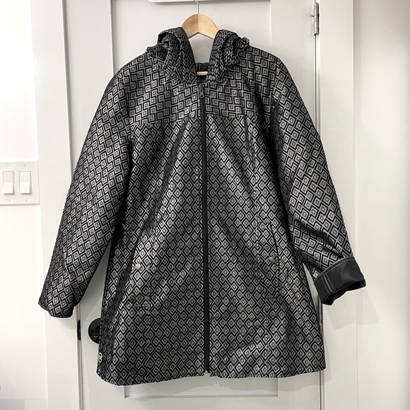 [L] UBU NWOT Rain Jacket Reversible Black/Grey Diamond Plaid - Picture 2 of 9
